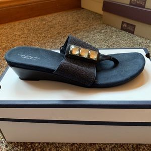 Croft and Barrow Thong Sandal EUC